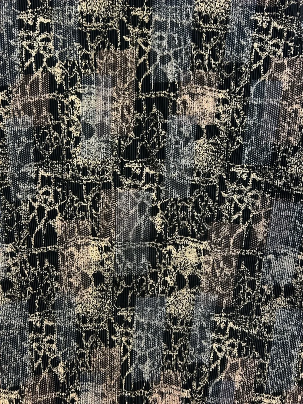 Issey Miyake–inspired pleats - Picture 2 of 5